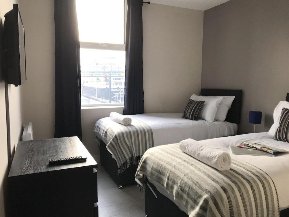 Dockside Lodge Liverpool Bagian luar foto