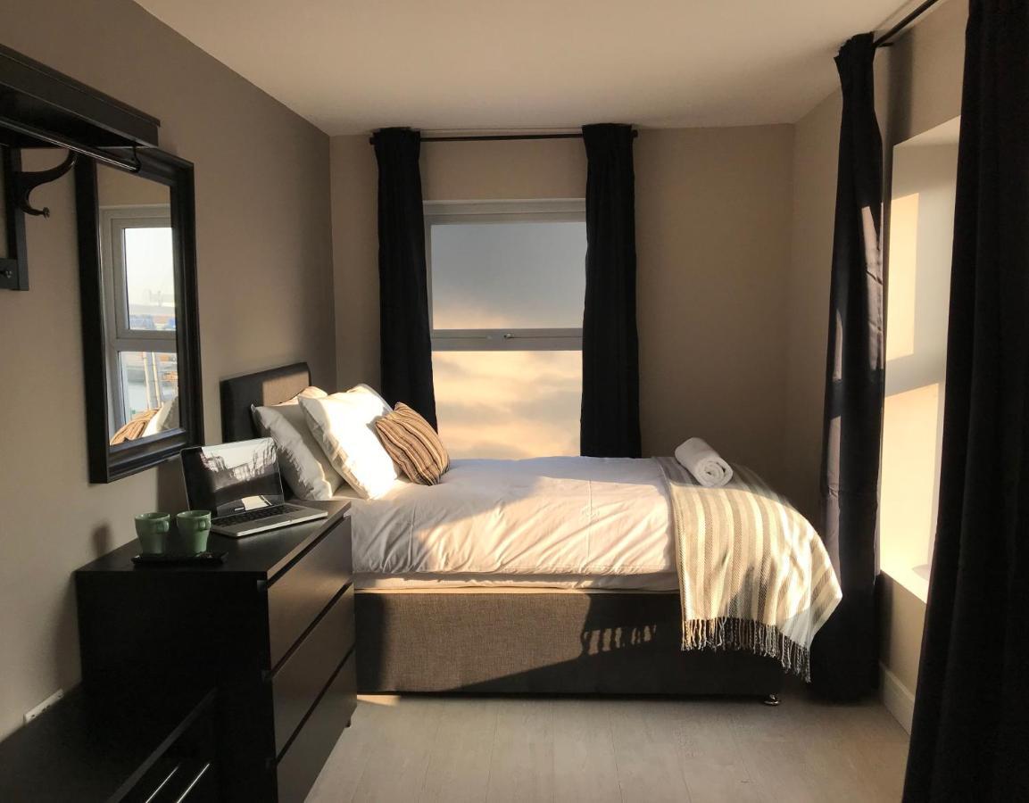 Dockside Lodge Liverpool Bagian luar foto